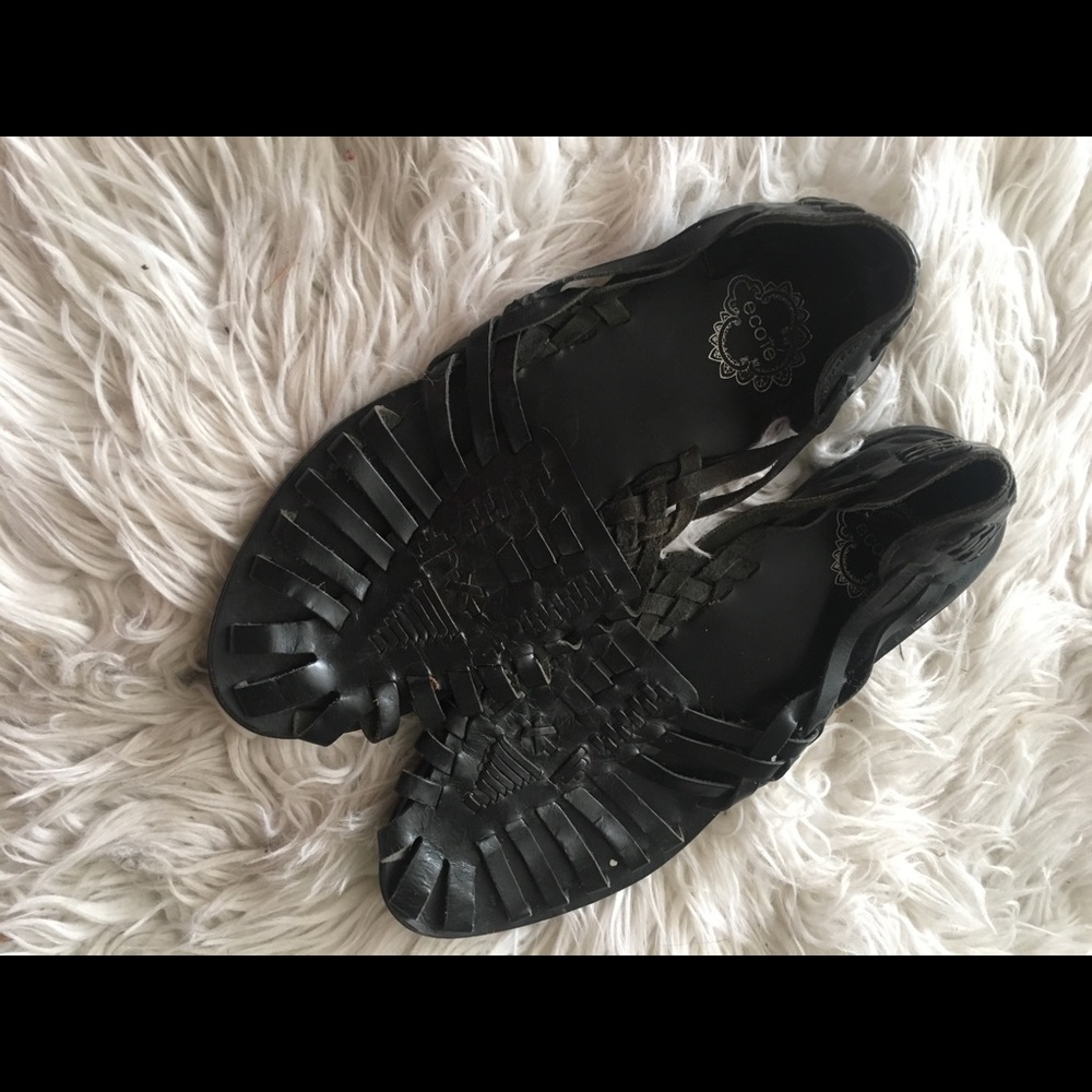 Black Ecote Huaraches